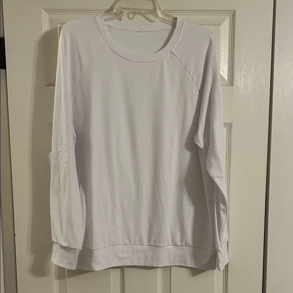 Elegant White Women's Sweatshirt
